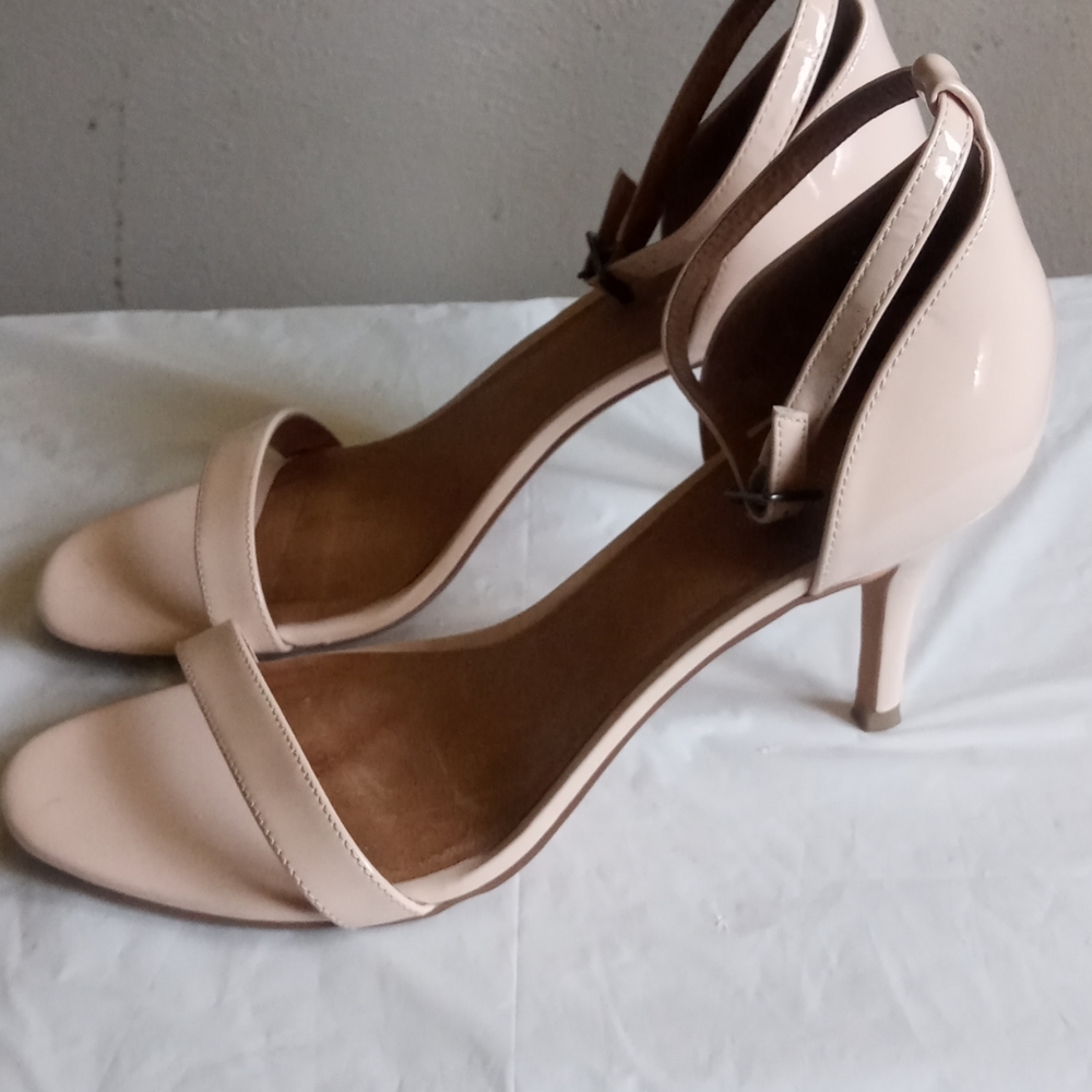 Halogen Shoes - Picture 3 of 6